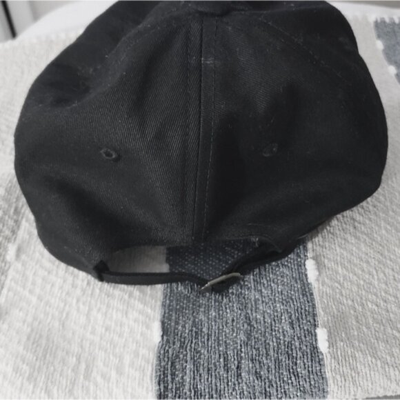 Black Backwards Crown Logo Cap - Picture 5 of 7